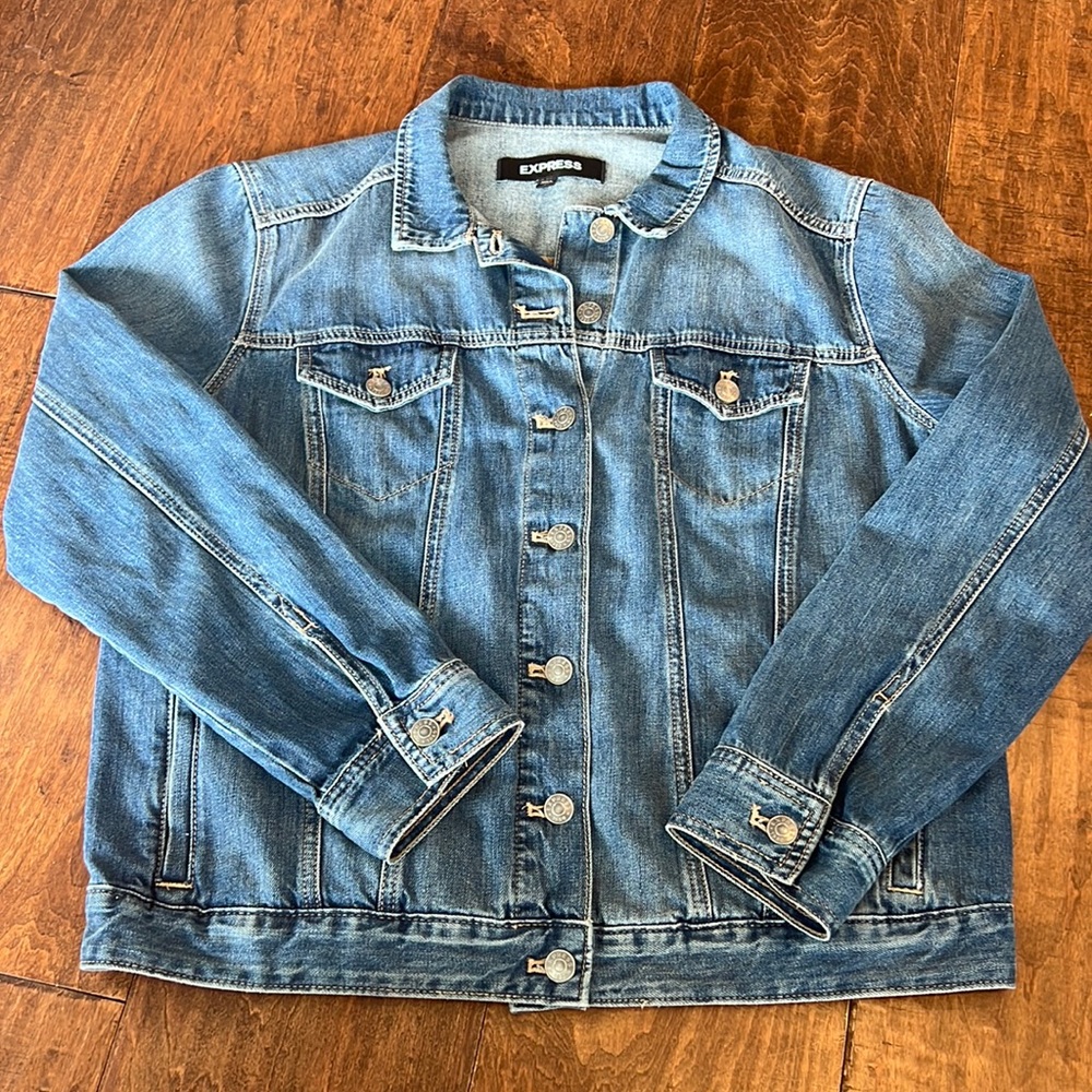 Express Jean jacket size Large 🙂